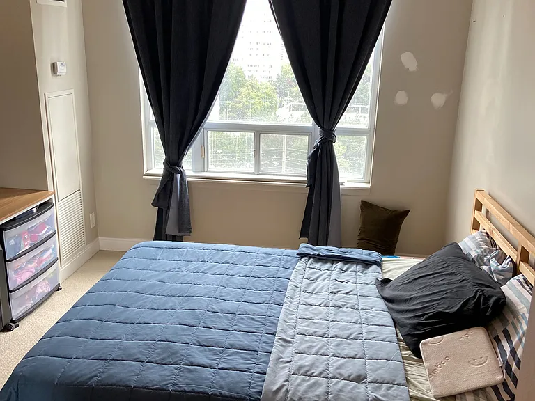 70 Absolute Ave E #703 — Photo 21