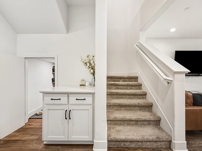 1304 Bloom Ln — Photo 17