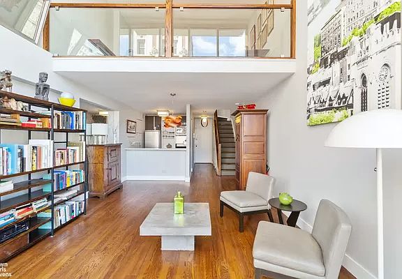 4th image of 250 W 90th St APT 10D