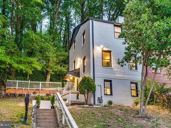 3731 Kemper Rd, Arlington, VA 22206