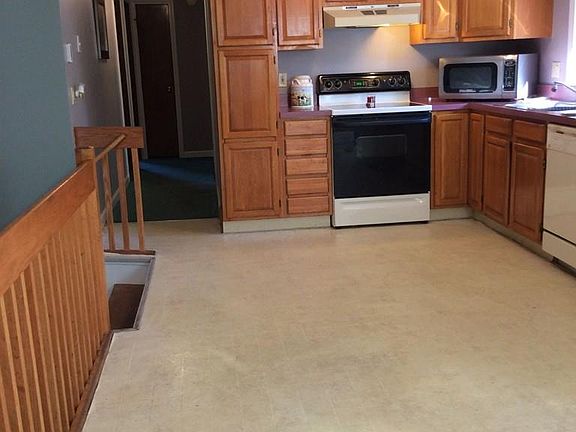 5th image of 787 South Ave