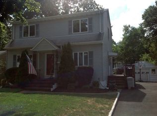 12 Highwood Dr, Dumont, NJ 07628