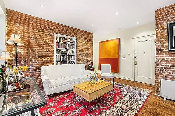 1st image of 9 Christopher St APT 3