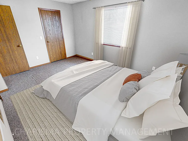 Teakwood Apartments — Photo 22