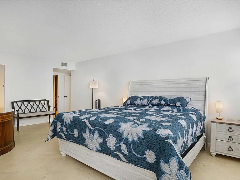3430 Galt Ocean Dr #802 — Photo 27
