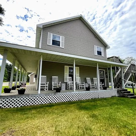 3870 E Duck Lake Rd
