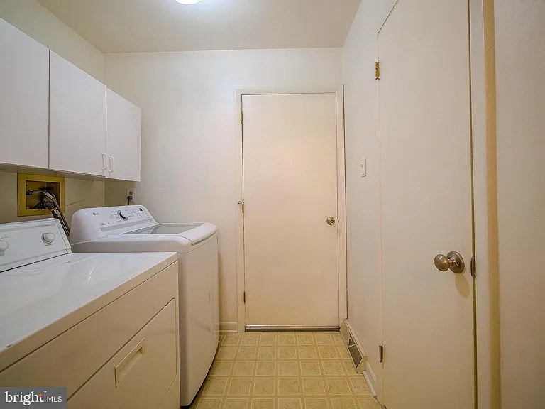 1001 Winfield Ct — Photo 10