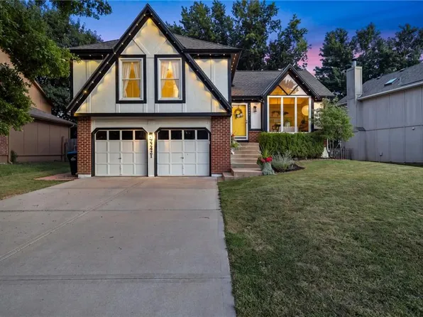 22421 W 64th St, Shawnee, KS 66226