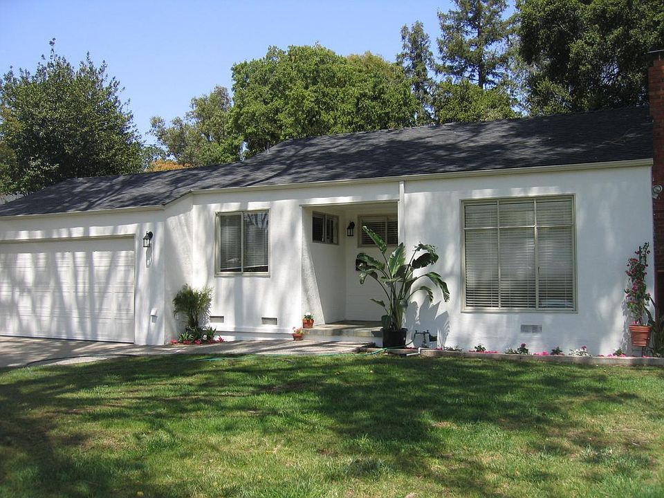 Beautiful front yard