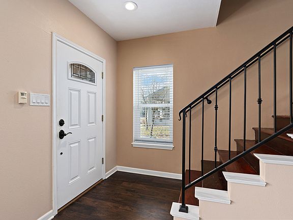 2nd image of 225 Elmhurst Ave