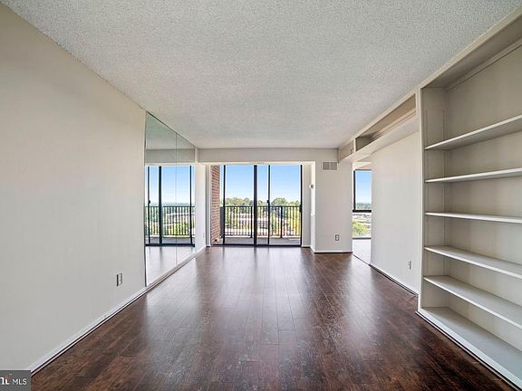 4th image of 2300 Pimmit Dr APT 1206