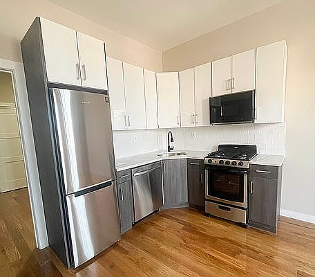 2nd image of 536 Kosciuszko St #3F