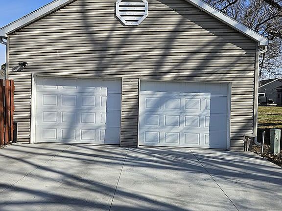 2nd image of 522 3rd Ave