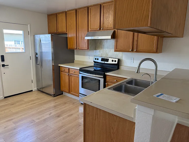 104 Spreckels Ave #104 — Photo 6