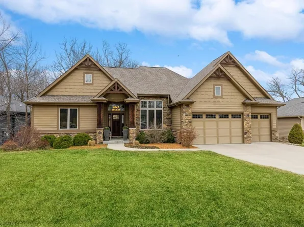 6227 Enclave Cir, Johnston, IA 50131