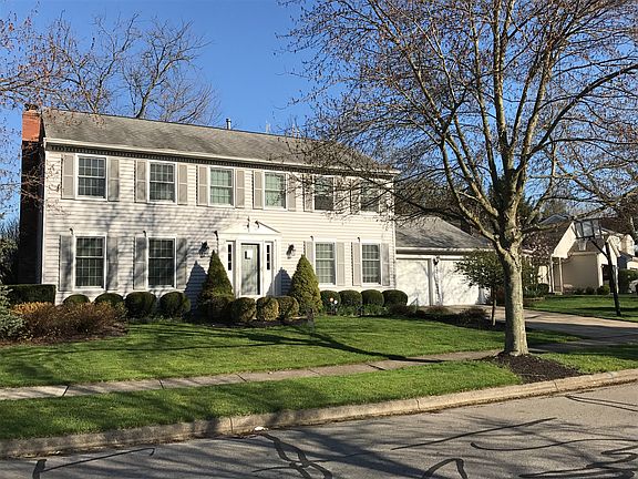 2nd image of 8476 Bridletree Way