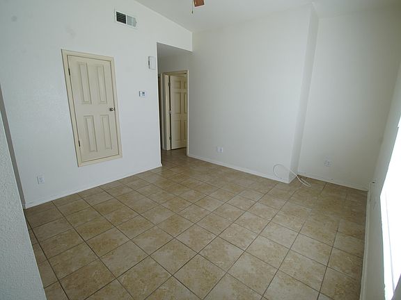 4th image of 287 Leslie Ct