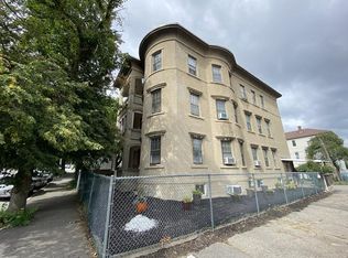 12 Imperial Rd, Worcester, MA 01604