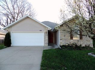1514 S Lone Pine Ave, Springfield, MO 65804