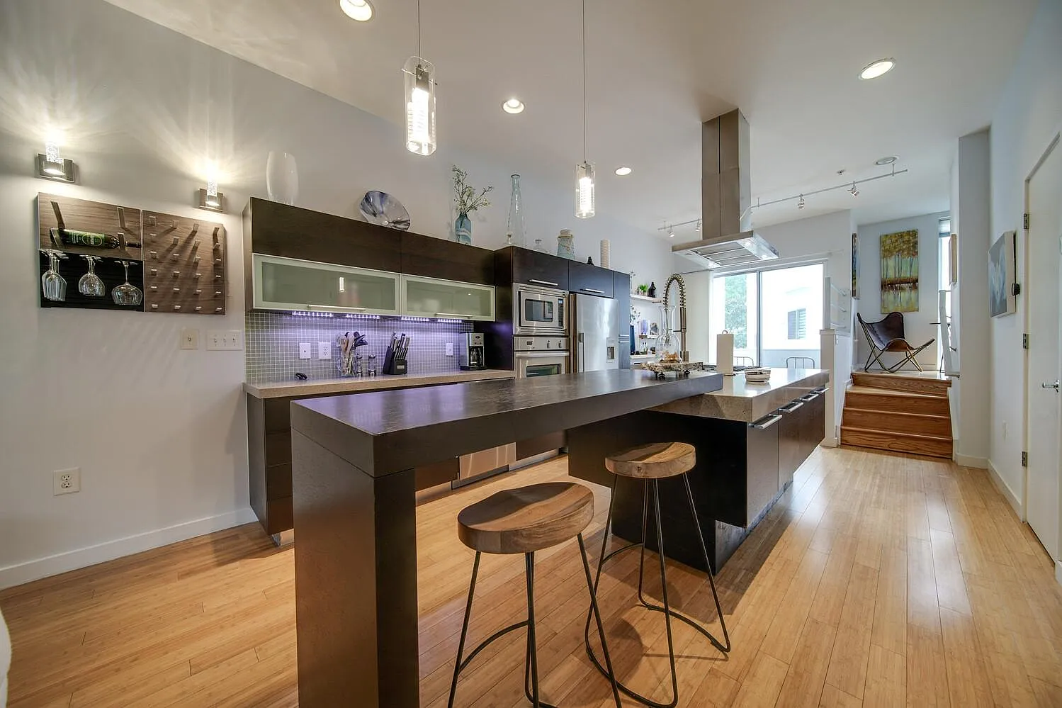 2 bed, 2.5 bath, 1390 sqft, $3,600 — Photo 1