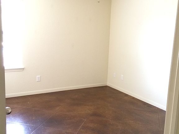 3rd image of 3207 Brownsville Dr APT A
