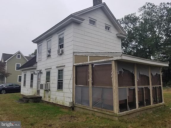 2nd image of 505 Vine St