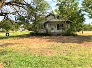 702 E 2nd St, Cordell, OK 73632