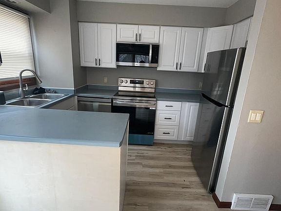 4th image of 6817 Park Ridge Dr