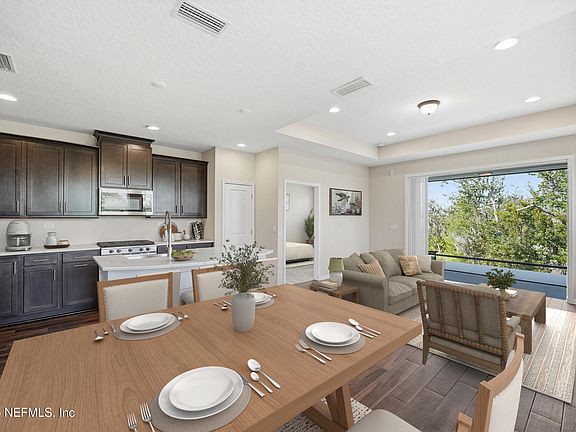 3rd image of 267 LEEWARD ISLAND Drive