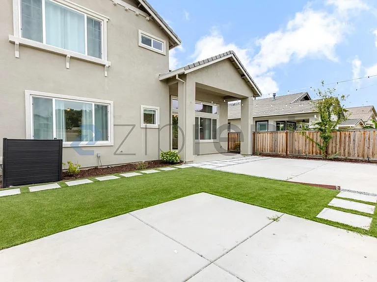 2776 Elderberry St — Photo 31