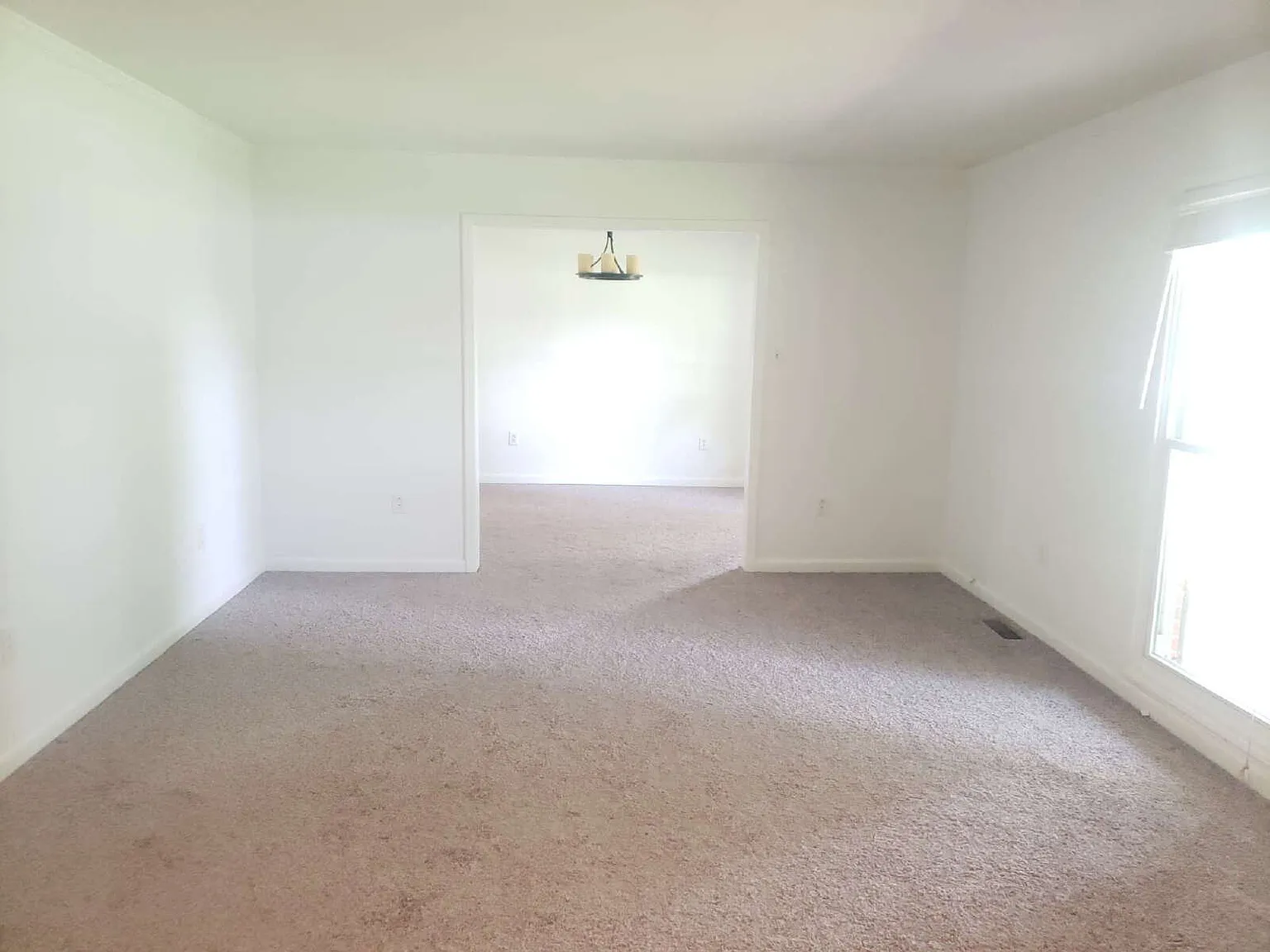 3 bed, 2.5 bath, 2175 sqft, $2,149 — Photo 3