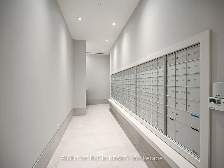 385 Winston Rd #701 — Photo 34
