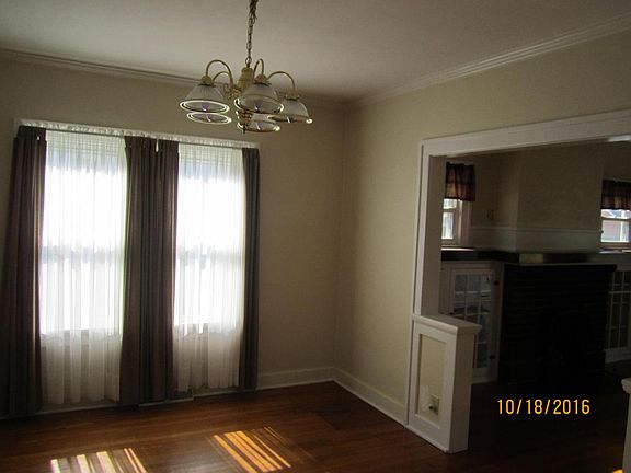 4th image of 1222 Holly Ave