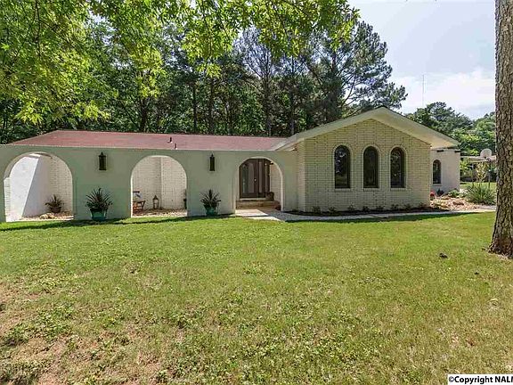5th image of 2608 Arrow Wood Dr SE