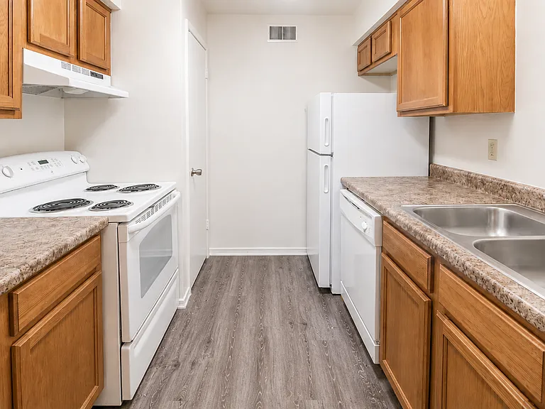 Woodside Village Apartments — Photo 14