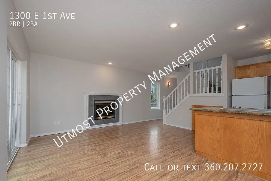 Cute Two Story 2bd Condo in Camas — Photo 4
