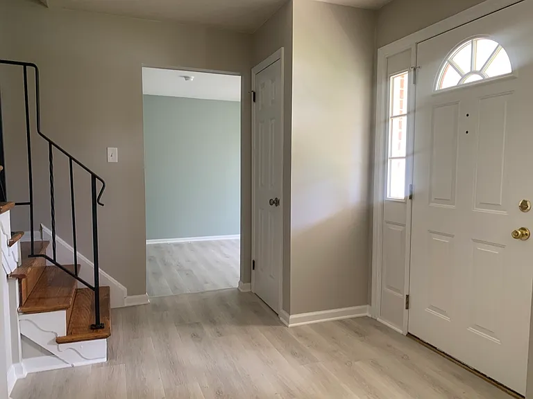 517 Garrick Rd — Photo 10