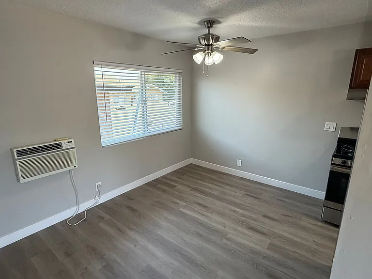 Palm View Apartments in Azusa — Photo 33