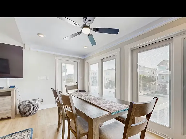 220 Brunswick Ave W — Photo 24