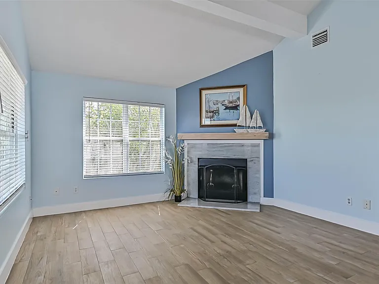 1578 Railroad Ave — Photo 4