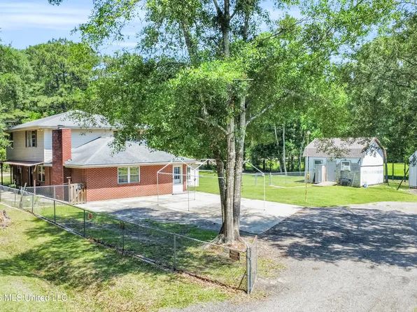 6005 Cypress Dr, Kiln, MS 39556
