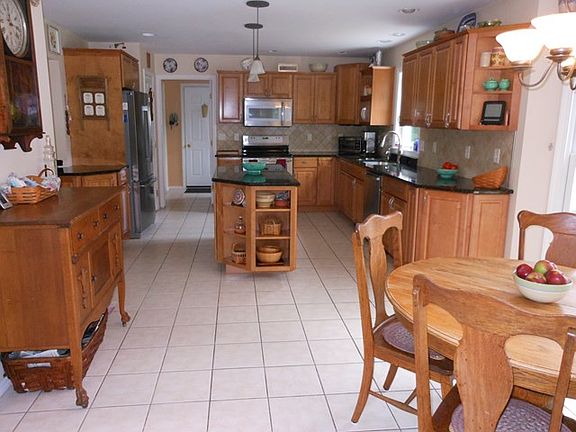 5th image of 10 Brandell Dr