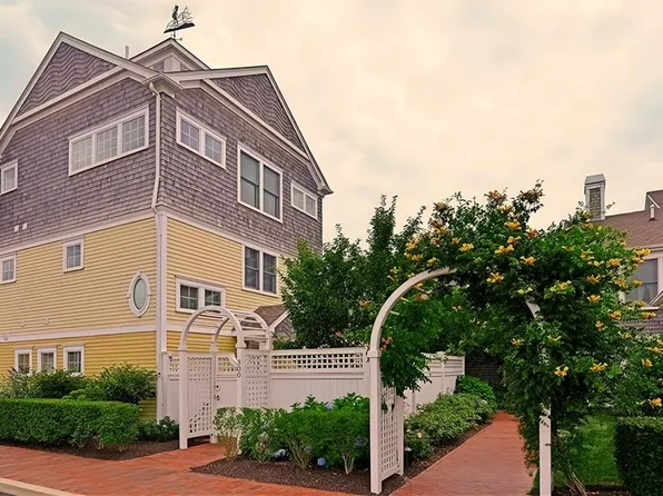 20 Narragansett Ave Unit 300, Narragansett, RI 02882