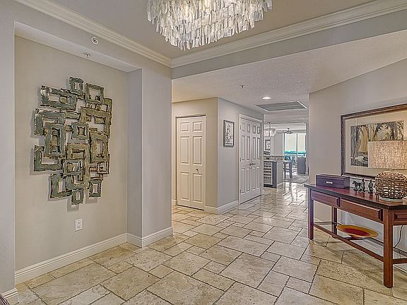 5th image of 800 N Tamiami Trl #Penthouse 1707