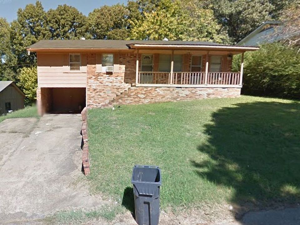 2nd image of 714 N Ridge Dr