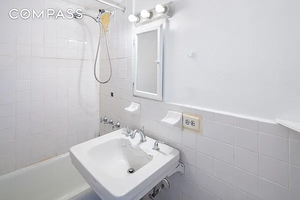 Rented by Compass | media 29