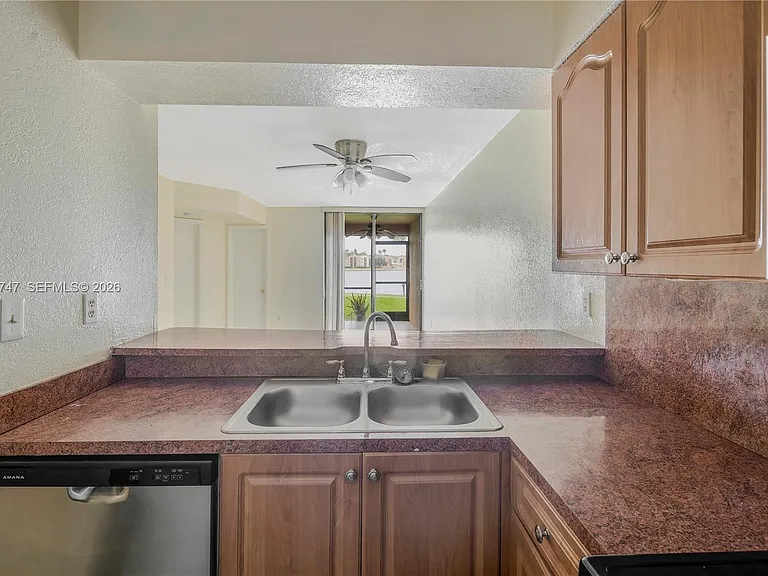15545 Miami Lakeway N #102 — Photo 11