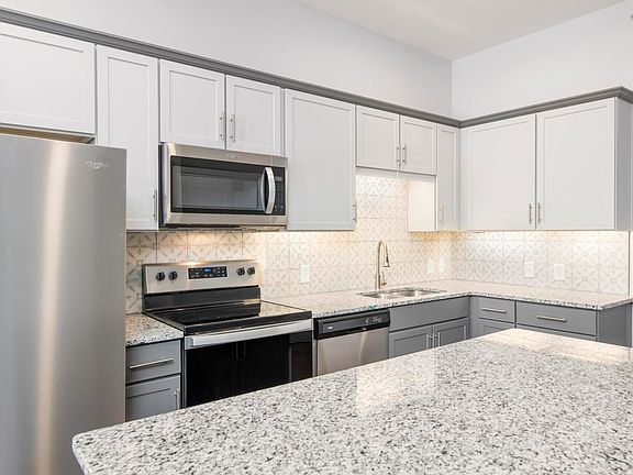 3rd image of 244 E Main St #11000616