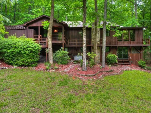 180 Misty Woods Private Dr, Blountville, TN 37617