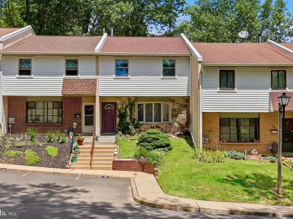 106 Woodside Cir, Dresher, PA 19025